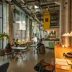 The Social Hub Extended 4* ماسترخت