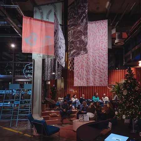 The Social Hub Extended 4* 마스트리흐트