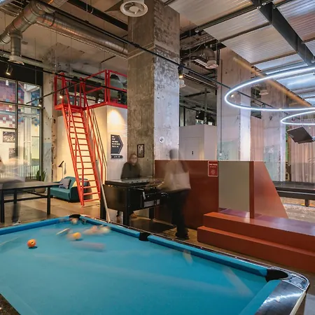 Hotell The Social Hub Extended Maastricht