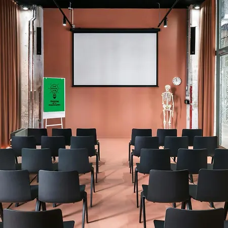 The Social Hub Extended 4*