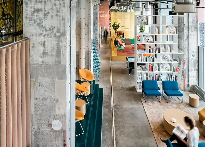 The Social Hub Extended