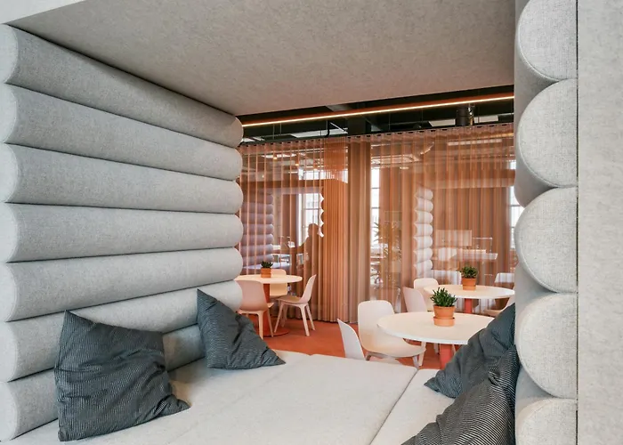 The Social Hub Extended