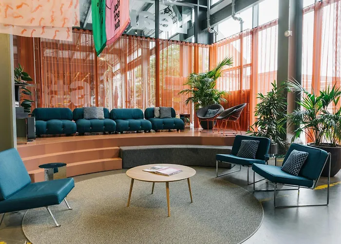 The Social Hub Extended 4*