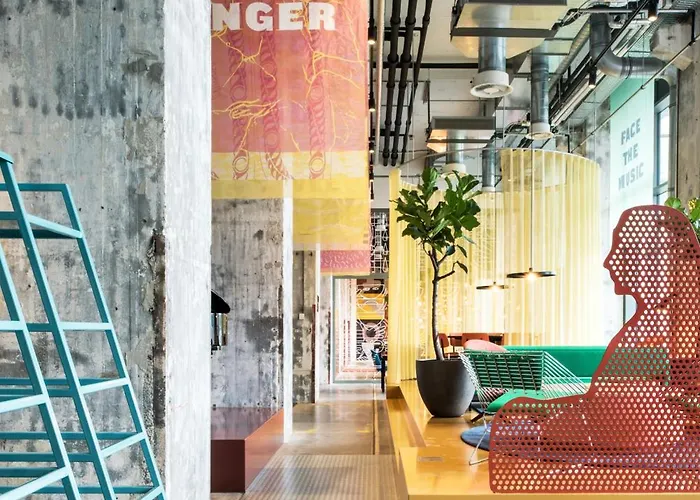 The Social Hub Extended Hotel